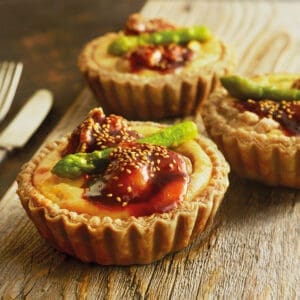 Chicken and asparagus quiche